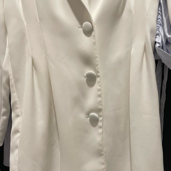 Lovers and friends city blazer dress in white - Picture 7 of 10